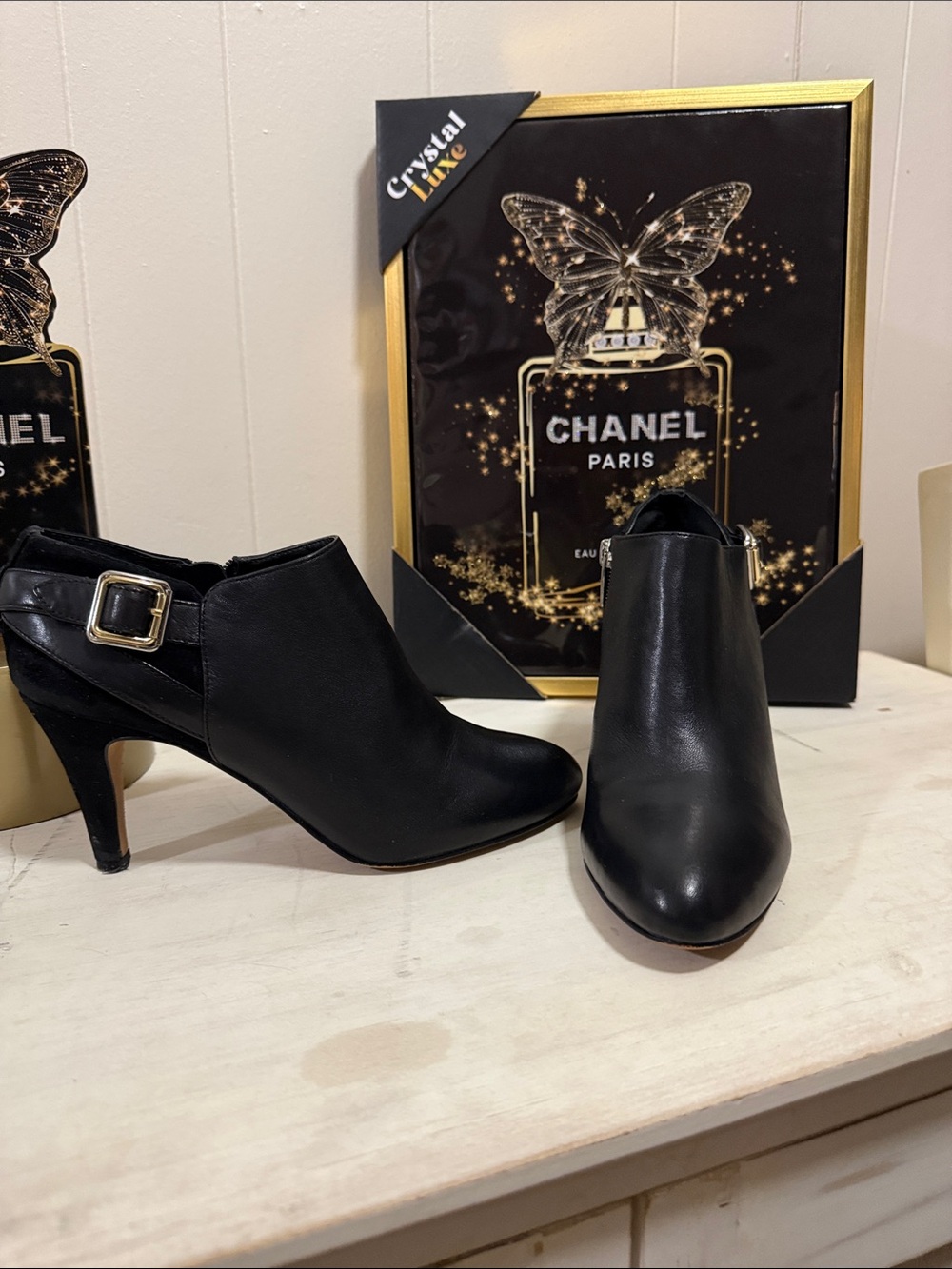 VINCE CAMUTO Black Leather Buckle-Heel Ankle Booties